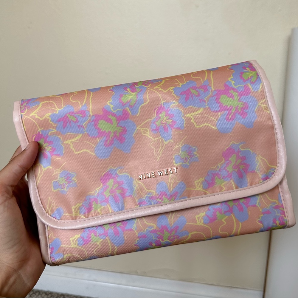 NWT Nine West Hanging Cosmetic Case